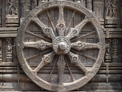Chariot_wheel_of_Konark_temple.jpg